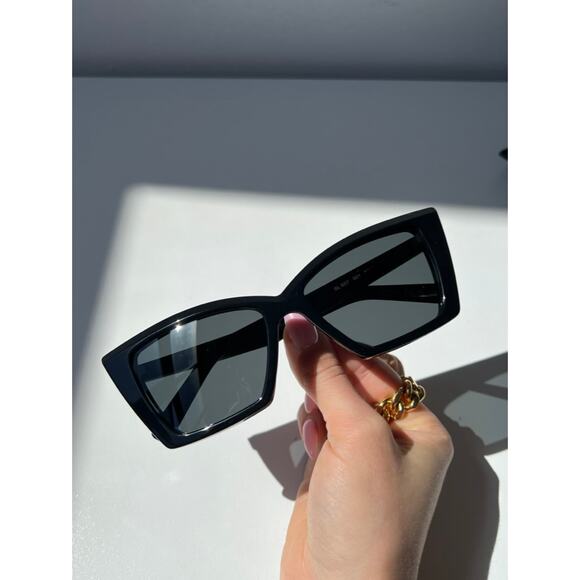 NEW Saint Laurent SL657 Cat Eye Sunglasses in Black - Picture 3 of 9